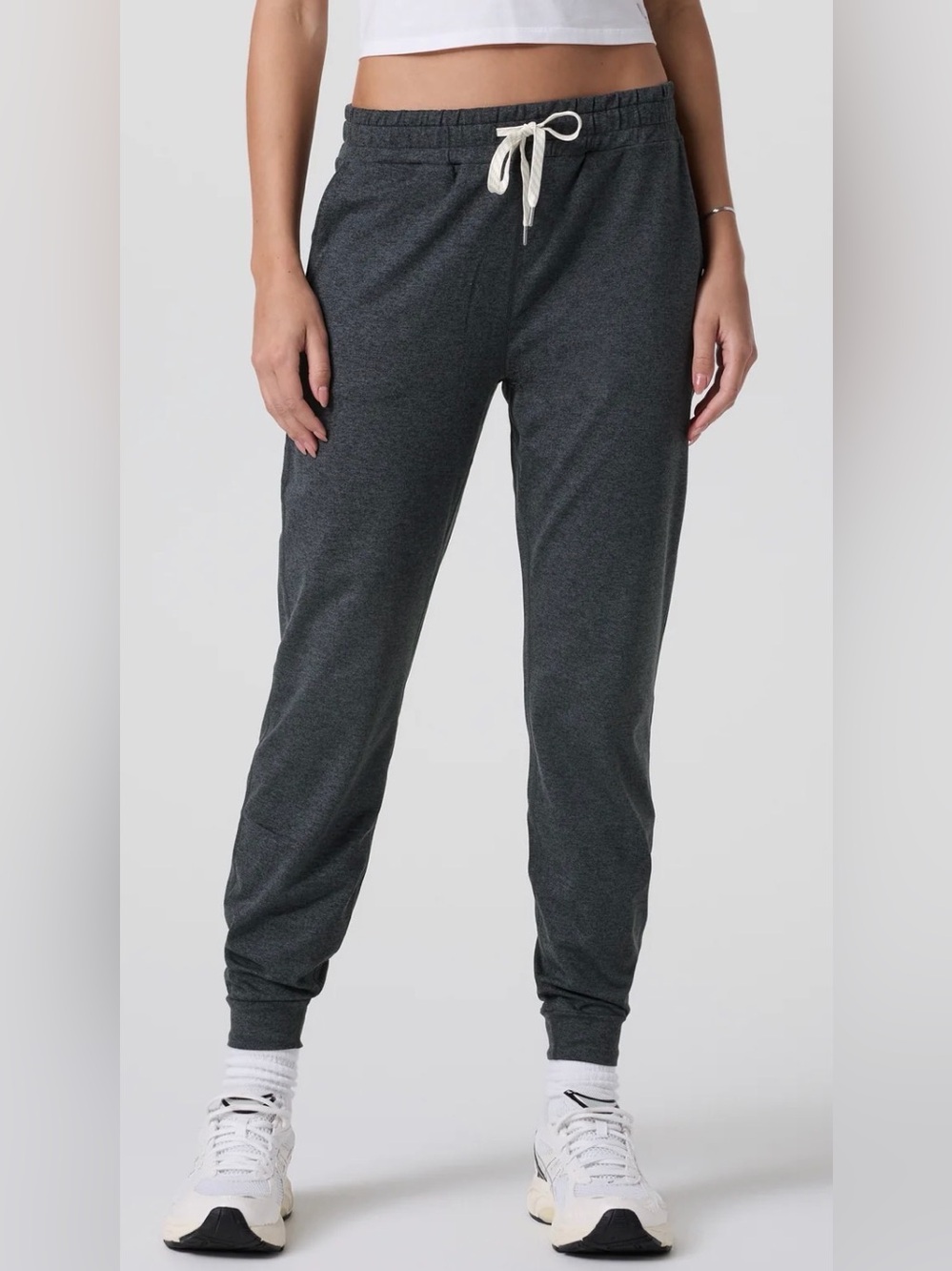 Vuori Performance Jogger NWOT